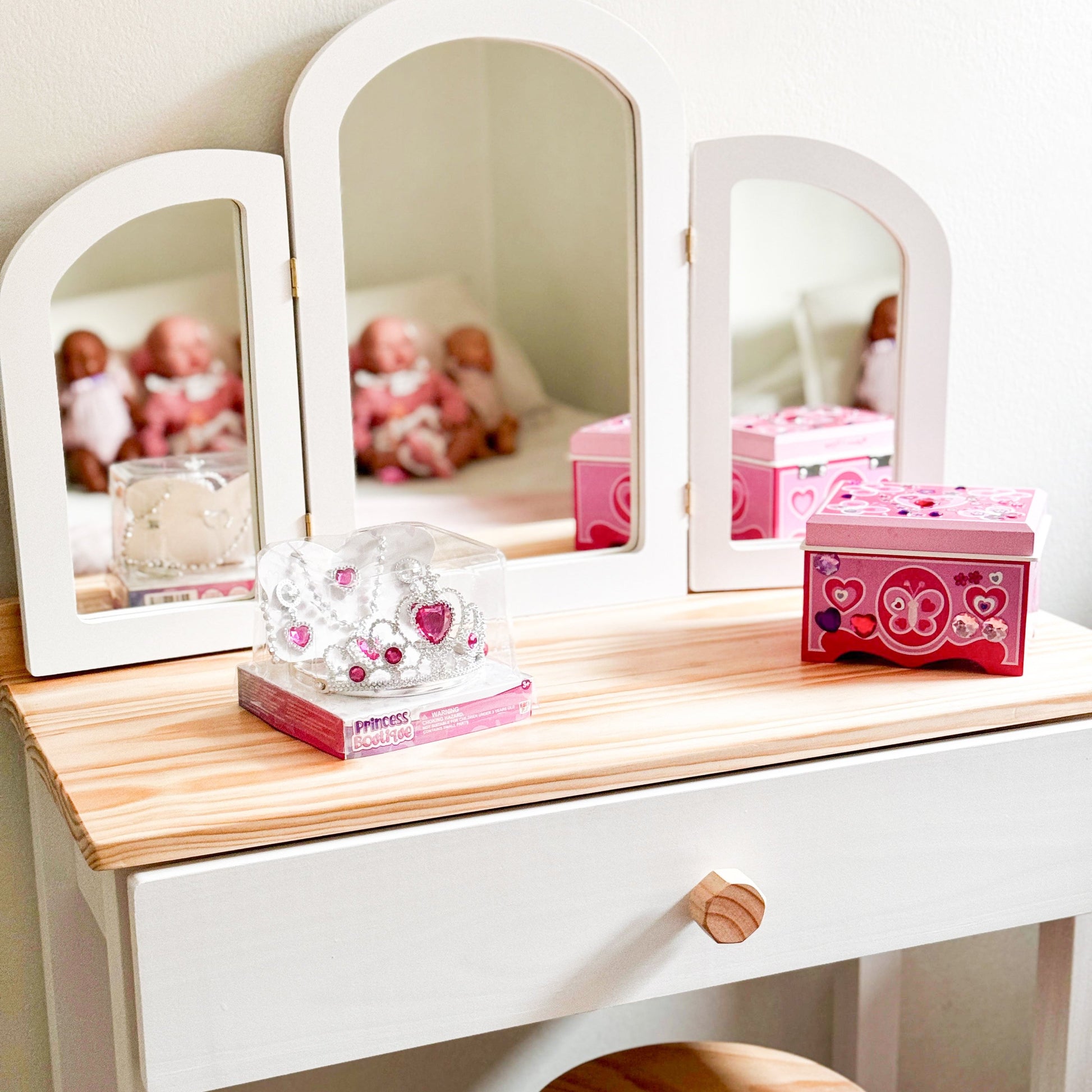 Green series Tocador Infantil de Madera con Espejo y Accesorios - Mesa Maquillaje Niña con Cajones - Juguete Educativo para Niñas 3 y 6 Años - Tocador Rosa GS3300 Green series Tocador Infantil de Madera con Espejo y Accesorios - Mesa Maquillaje Niña con Cajones - Juguete Educativo para Niñas 3 y 6 Años - Tocador Rosa GS3300