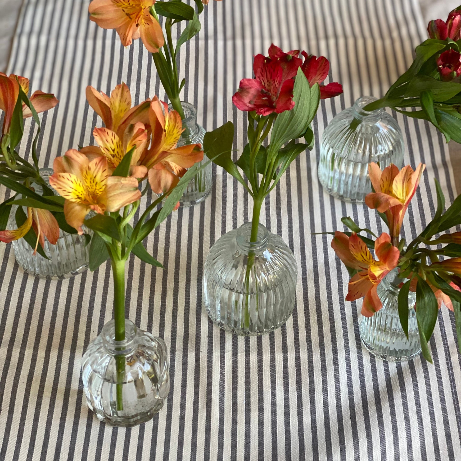 floreros pequeños para decorar tu mesas de celebración de keiki 