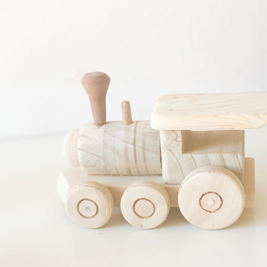 locomotora de madera para decorar habitación infantil y jugar. 