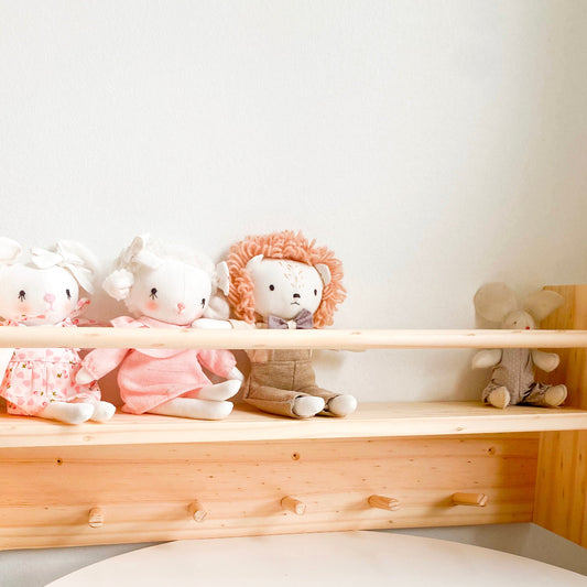 repisa de madera infantil con librero y colgador 